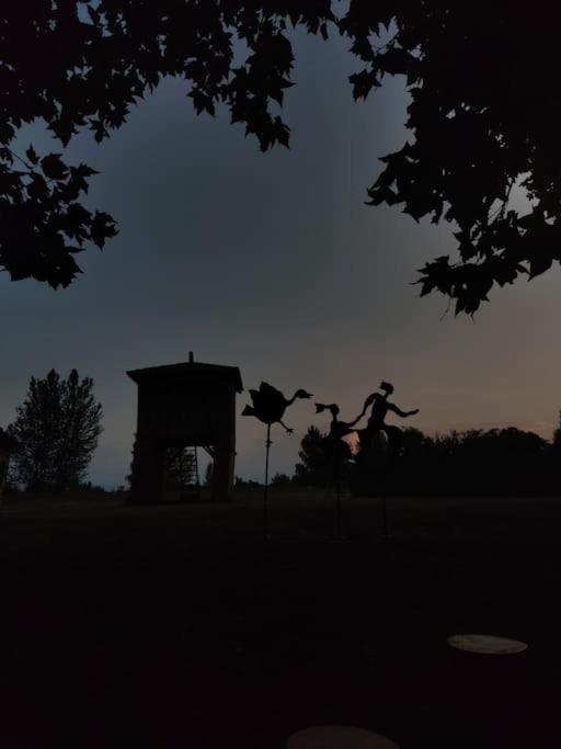 Sous Le Chateau Montaut  Exteriör bild